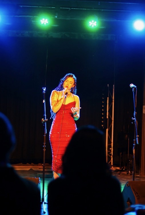 Máirghreád performing live